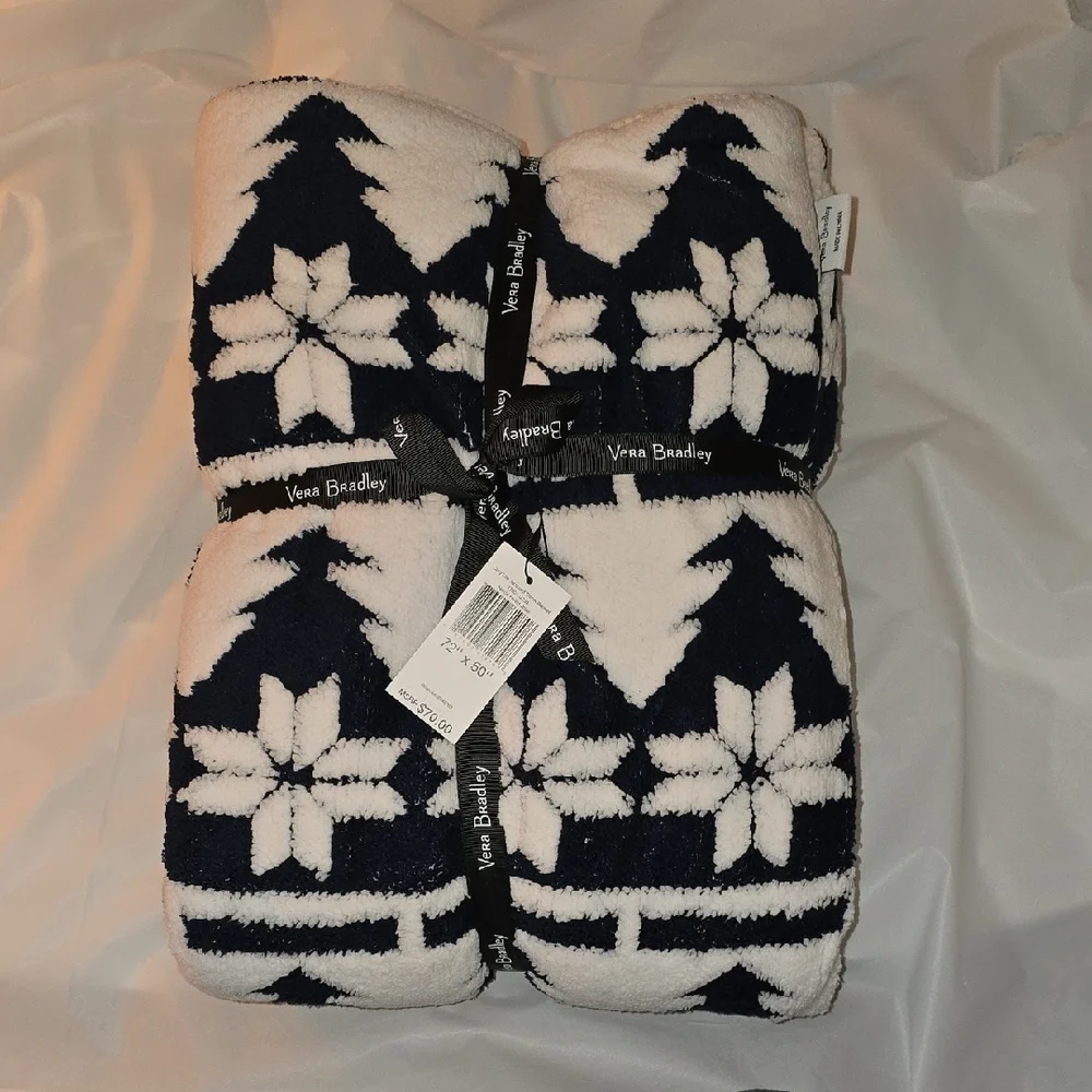Vera Bradley Cozy Life Jacquard Throw Blanket in Fleece Navy/White Nordic Forest